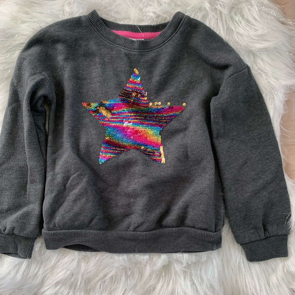 Girls size 4/5 sweater with Mermaid/reverse sequin star